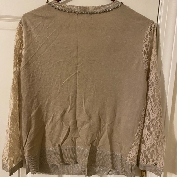 Pretty sweater - Picture 3 of 4